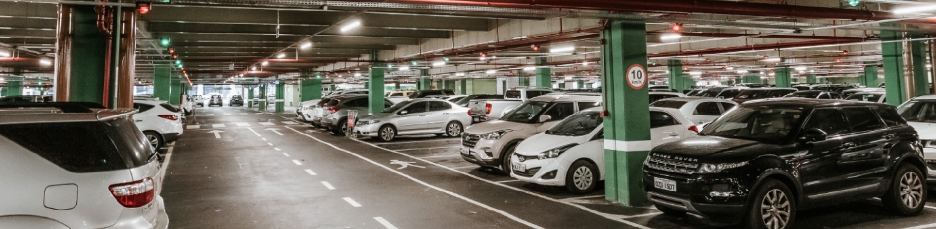 Estacionamento coberto do Aeroporto de Salvador