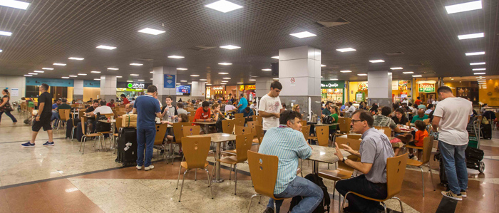Praça de alimentação do Aeroporto de Salvador volta a funcionar em horário regular