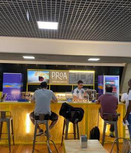 Proa cervejaria inaugura bar no Aeroporto Internacional de Salvador