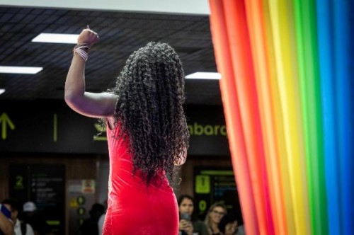 Runway Drag: evento reúne drag queens para 1ª batalha de lipsyncs em aeroporto do Brasil