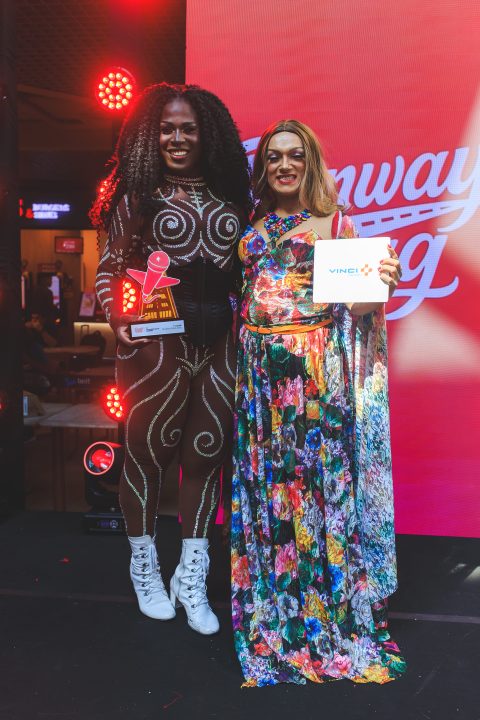 Runway Drag: Becca Baroni é coroada campeã da 1ª batalha de lip sync em aeroporto do Brasil